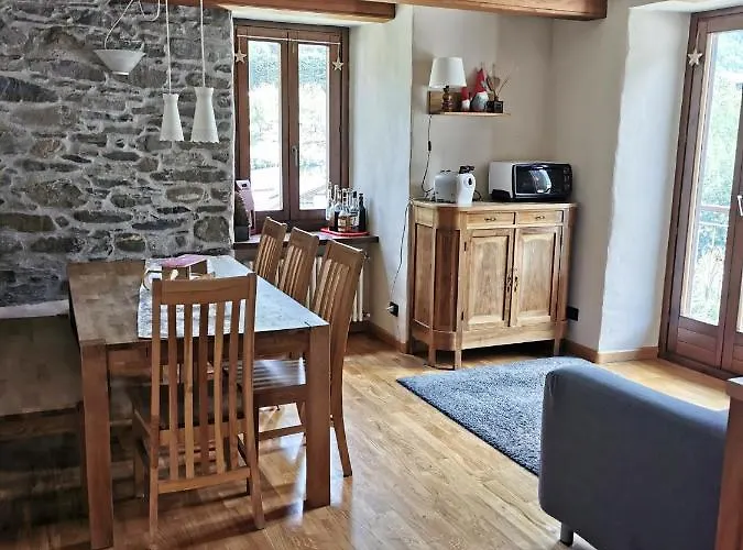 Affascinante Ai Piedi Dell'ovovia *