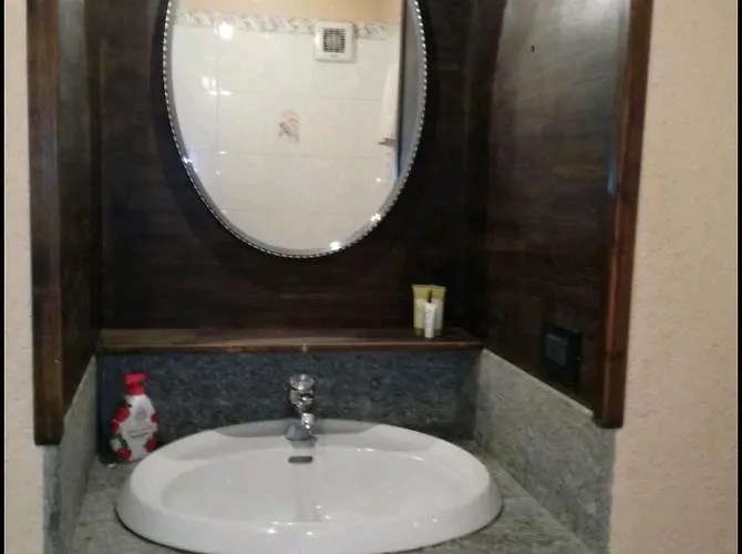 Affascinante Ai Piedi Dell'ovovia クールマイユール